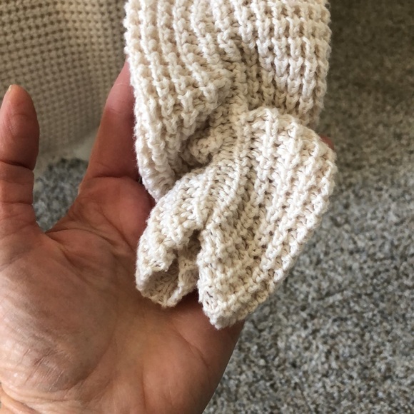 Free People Women’s XS Waffle Weave Knit V Neck Cream Sweater - Picture 4 of 7